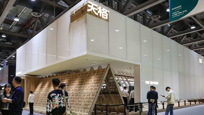 天人木 更高端｜2024廣州設(shè)計周首日天格地板展位成熱門打卡地